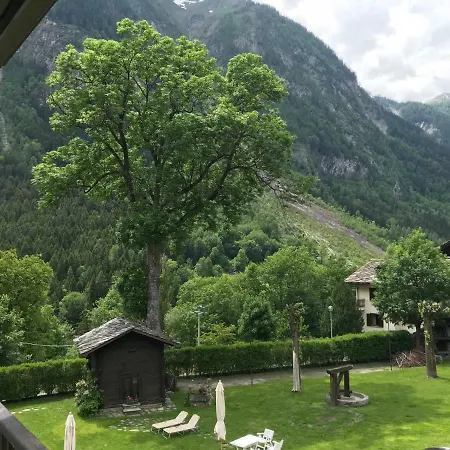 Hameau De Jadis Apartment